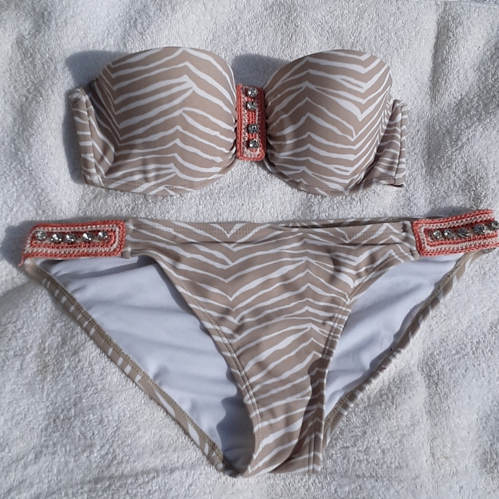 Two piece bathing suite